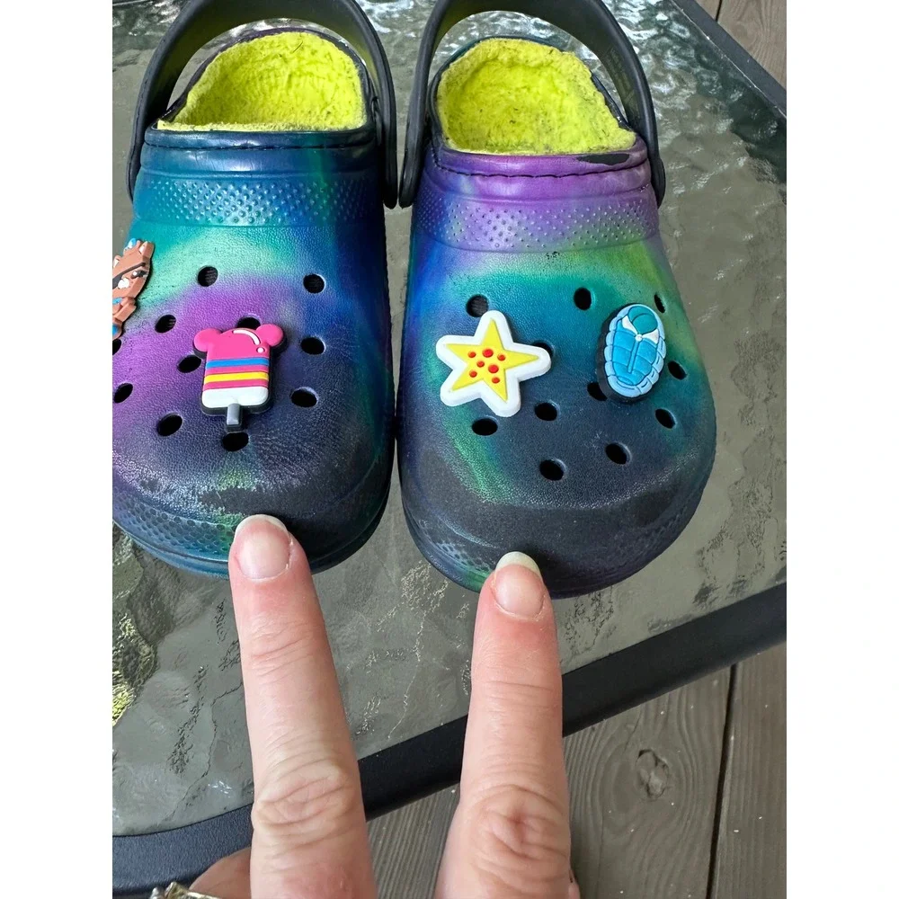 Kids Crocs Galaxy Clogs Tie Dye Fuzzy Lined Jibbitz Charms‎ Size C12 Unisex